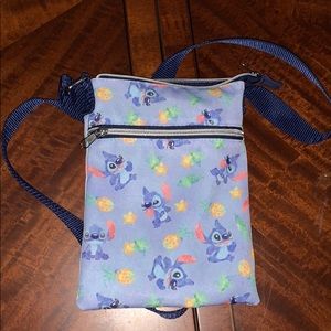 🌺💙LOUNGEFLY STITCH PASSPORT CROSSBODY BAG🌺💙